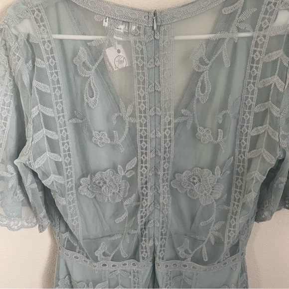 Socialite Plunging Lace Romper Jumpsuit Green Mine Women's Size Large NWT - Picture 12 of 14